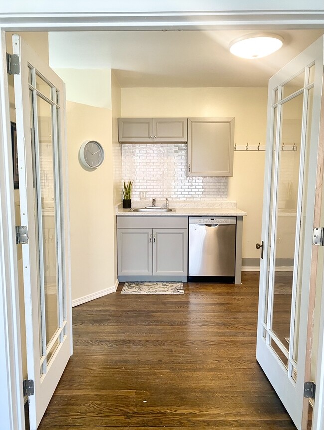 Kitchen - 1901 4th Ave