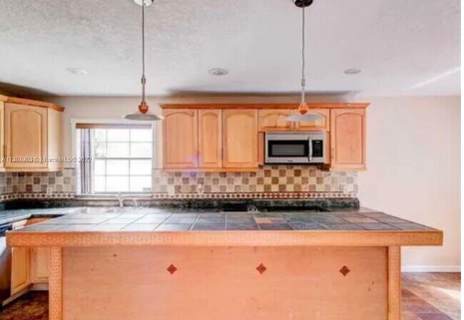 Foto del edificio - 2631 NW 105th Terrace