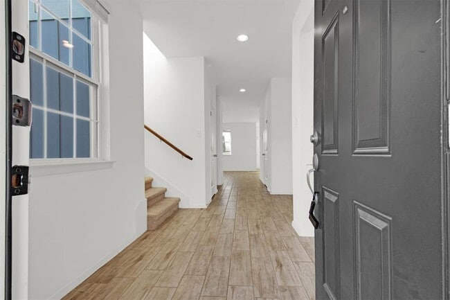 Foto del edificio - 283 Fabion St