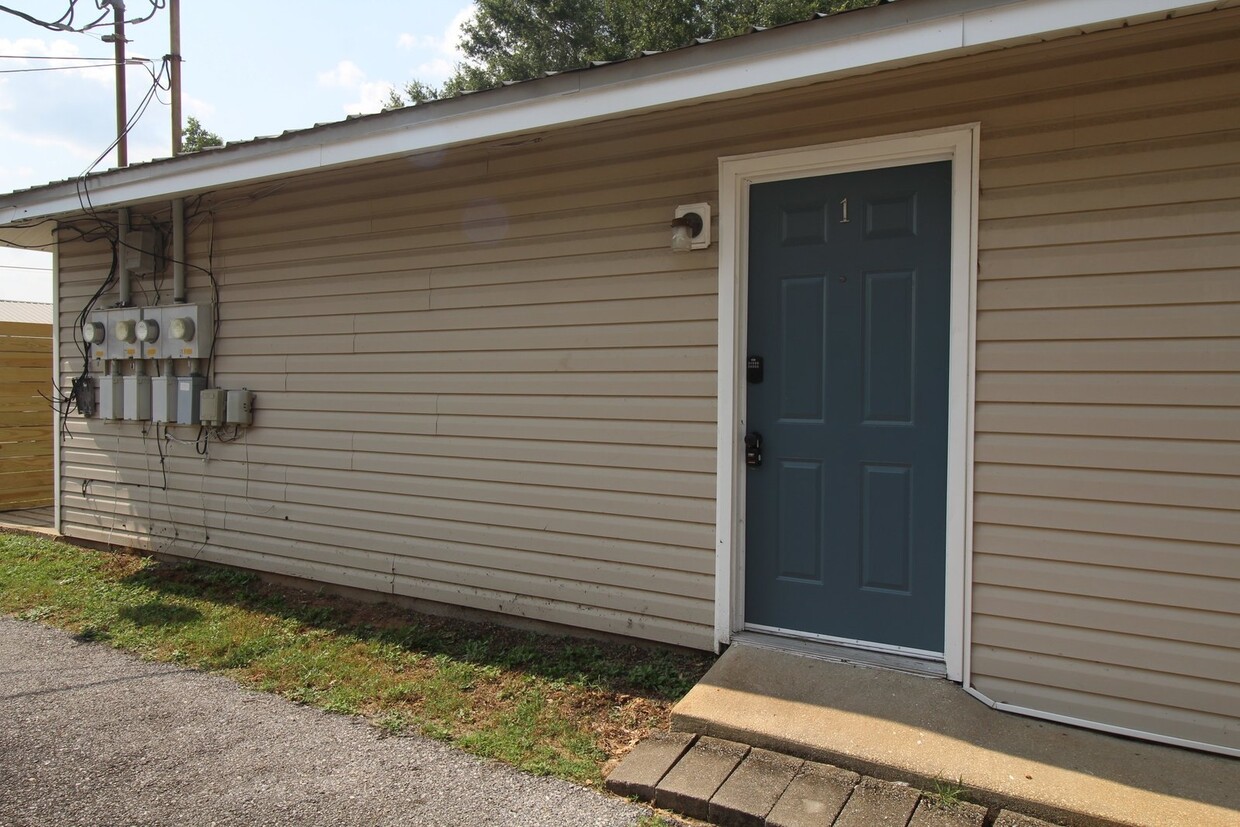 Primary Photo - 2-Bedroom Apartment in Prime Pace Location...