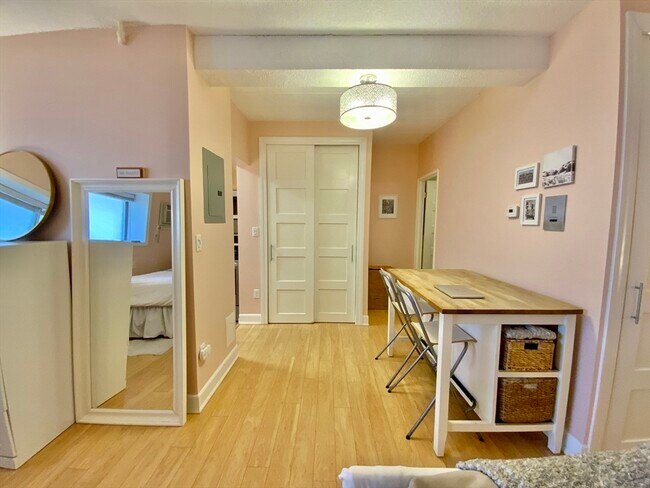 Foto del edificio - 995 Massachusetts Ave