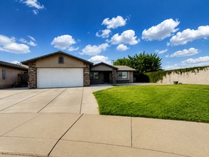 Building Photo - 7485 Pintail Ct