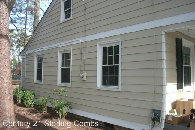 Building Photo - 3 br, 1 bath House - 1002 West Haven Blvd.
