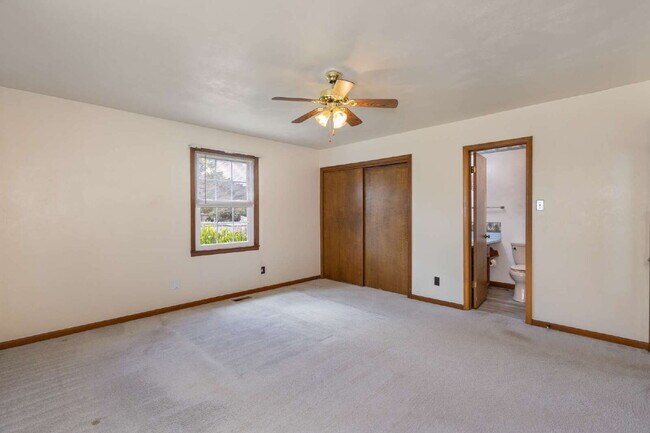 Foto del edificio - 512 Winwood Dr