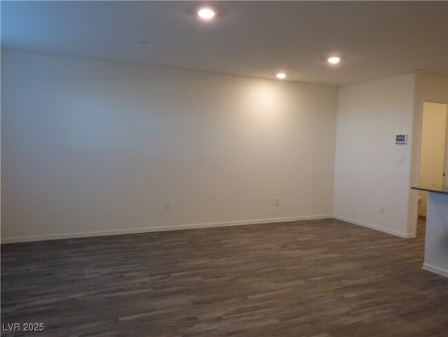 Building Photo - 9428 Emerald Mesa St