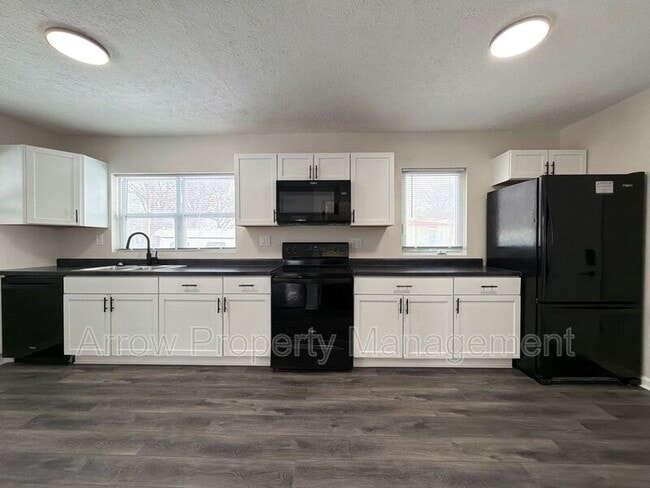 Foto del edificio - 6411 Adams St