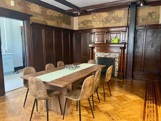 Foto del edificio - 2246 Vanderveer Pl