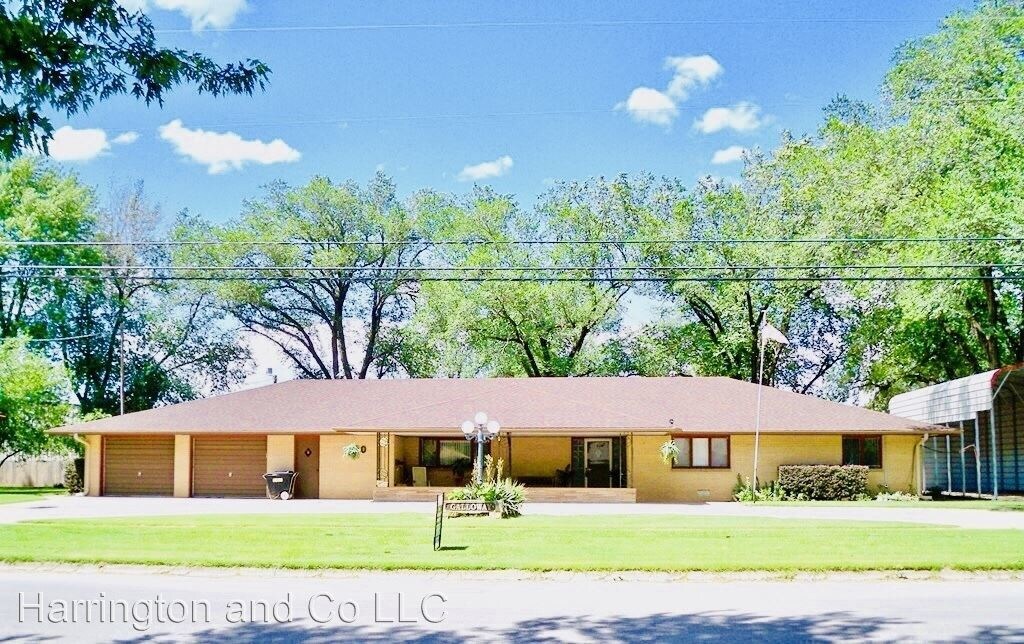 Primary Photo - 400 W 2nd St