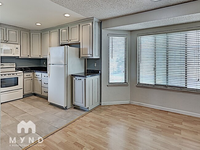 Building Photo - 97 Kenbrook Cir