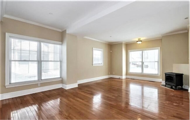 Building Photo - 14 Haviland St