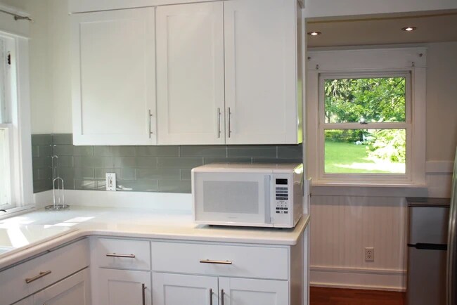 Foto del edificio - 213 E Cottage Grove Ave