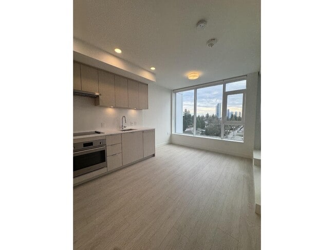 Building Photo - 13675-1107A 107A Ave