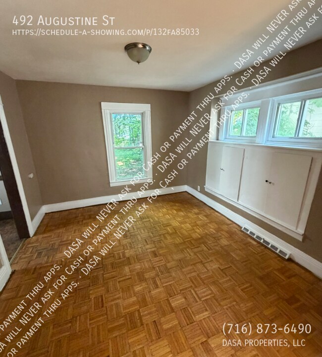Building Photo - 492 Augustine St