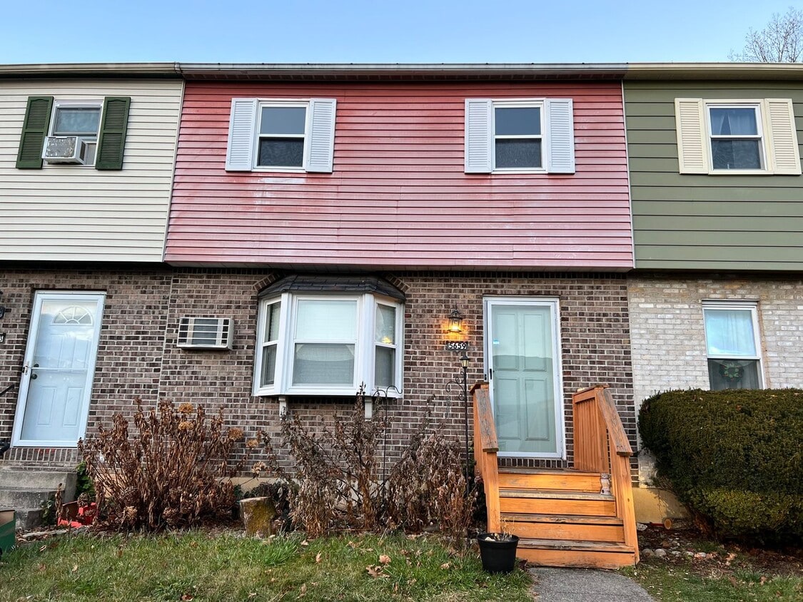 East Penn 3 Bedroom 2 Bathroom Townhome House Rental in Allentown, PA