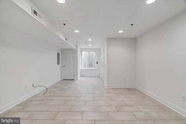 Foto del edificio - 2566 Frankford Ave