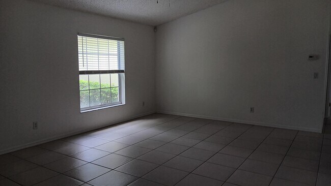 Foto del edificio - 757 Brookedge Terrace
