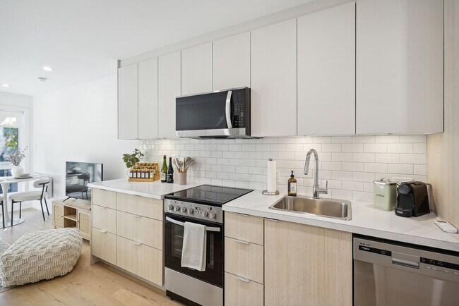 Building Photo - 2118 Rue Bercy