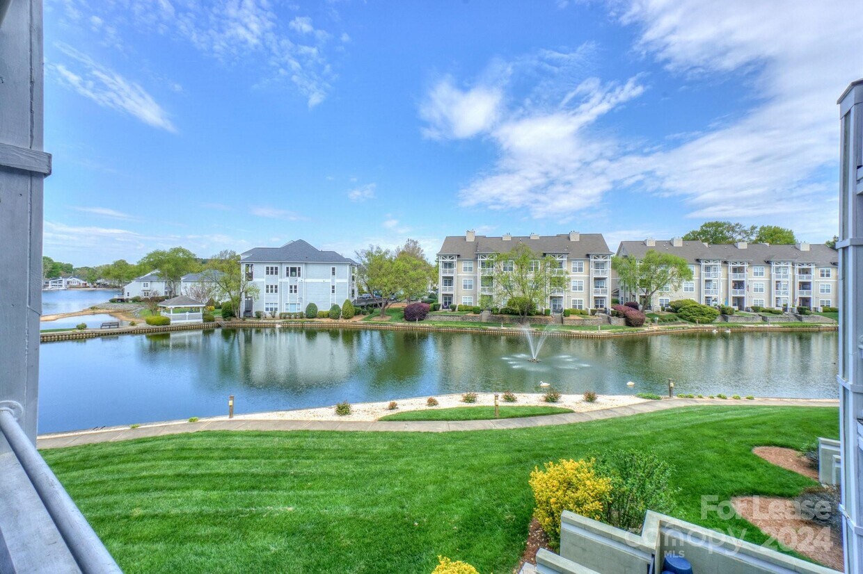 Foto principal - 18840 Nautical Dr