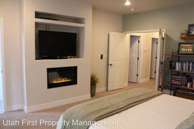 Building Photo - 5 br, 4 bath House - 3684 Windmill Drive