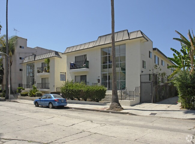 Building Photo - Platinum Twins