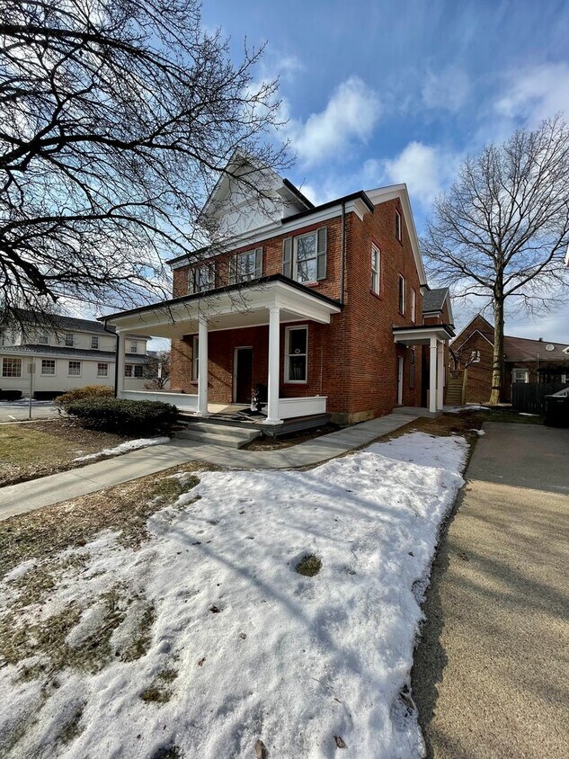 634 Beaver St Unit Front, Sewickley, PA 15143 Room for Rent in