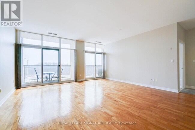 Photo du bâtiment - 1 Leaside Park Dr