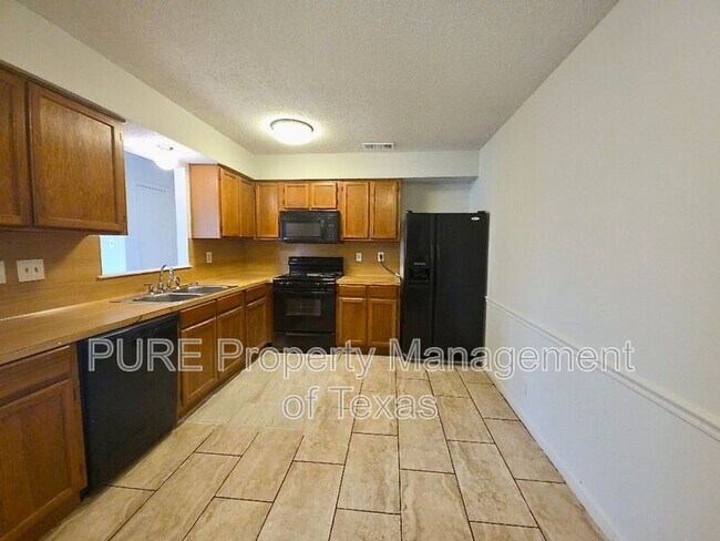 Foto del edificio - 801 Country Aire Dr