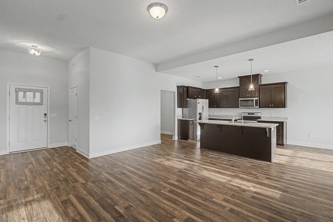 Building Photo - 20 Fuller Wy NE