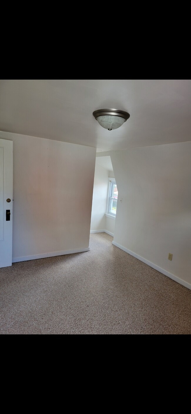 Dormitorio #2 - 112 Underwood Ave