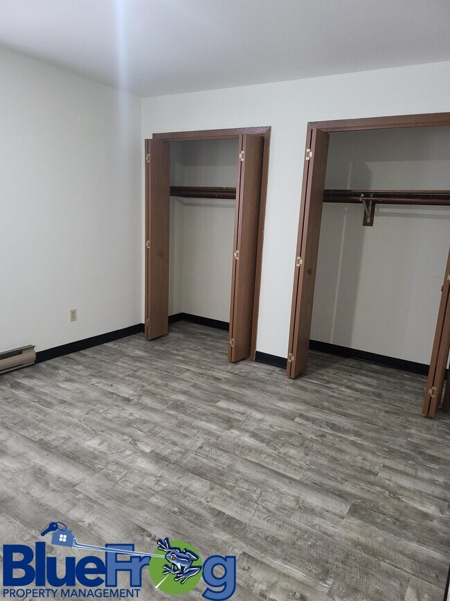 406 1st St Unit 11, Neenah, WI 54956 Room for Rent in Neenah, WI