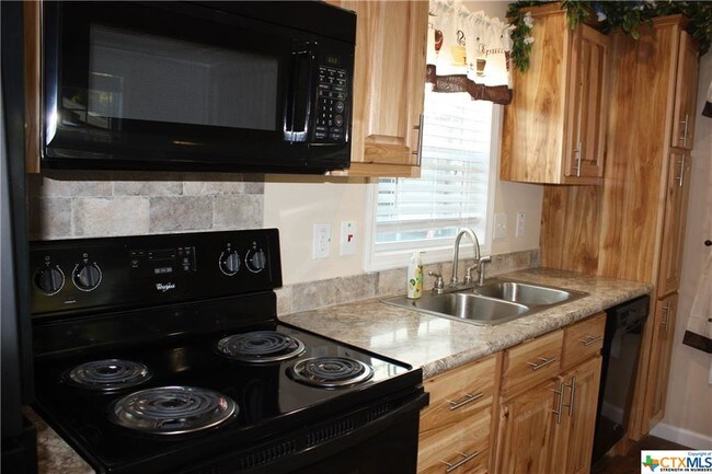 Building Photo - 268 Meadow Lake Dr