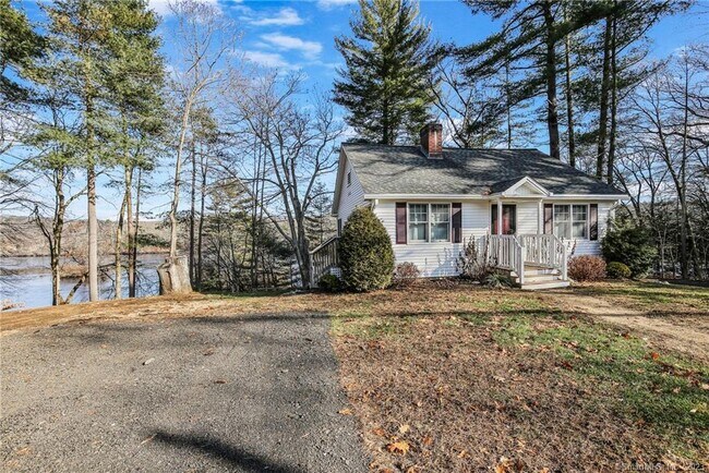 Building Photo - 100 Pine Lake Dr
