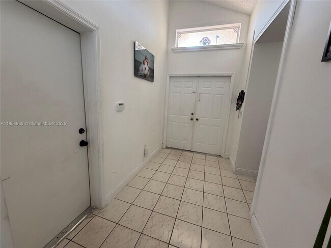 Foto del edificio - 18800 NW 84th Ave
