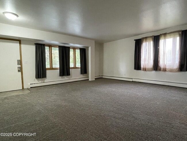 Building Photo - 3903 Iowa Dr