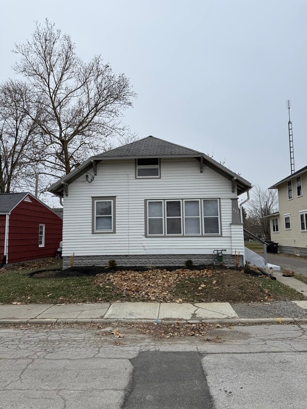 Building Photo - 408 Orena Ave