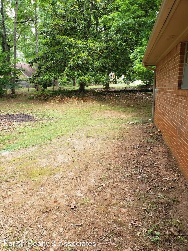 Building Photo - 3 br, 2 bath House - 4976 Oakdale Dr