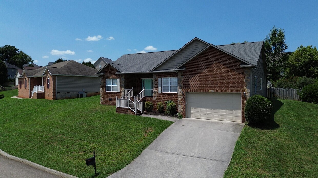 6331 Stillglen Ln, Knoxville, TN 37921 House Rental in Knoxville, TN