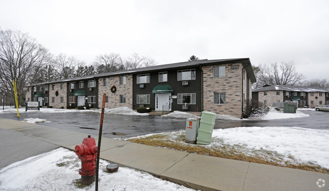 Building Photo - Forest Acres Apartments