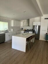Building Photo - 47884 Coronado Dr