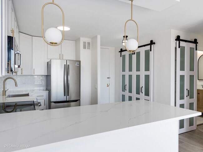 Foto del edificio - 5445 N Sheridan Rd