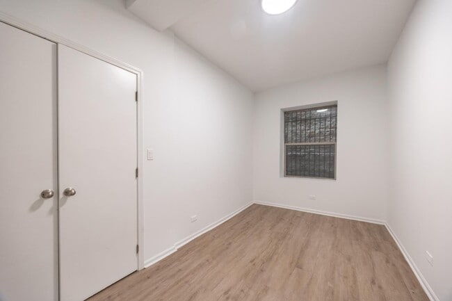 Building Photo - 5054 N Winthrop Ave