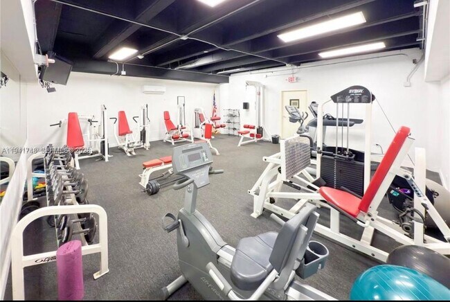 Foto del edificio - 700 Biltmore Way