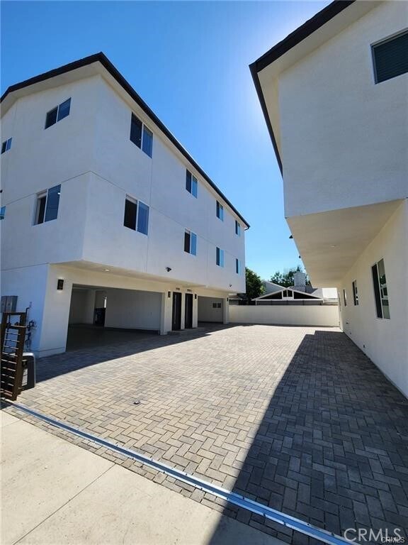 Building Photo - 6860 Gentry Ave