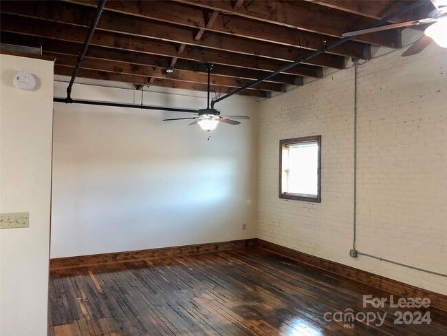 Building Photo - 235 E Main St