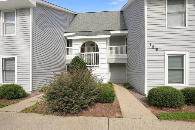 Building Photo - 129 W Victoria Ct