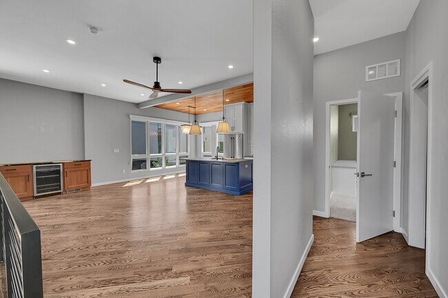 Foto del edificio - 1208 E Asbury Ave