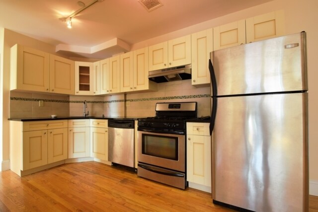 Foto principal - 55 E 70th St