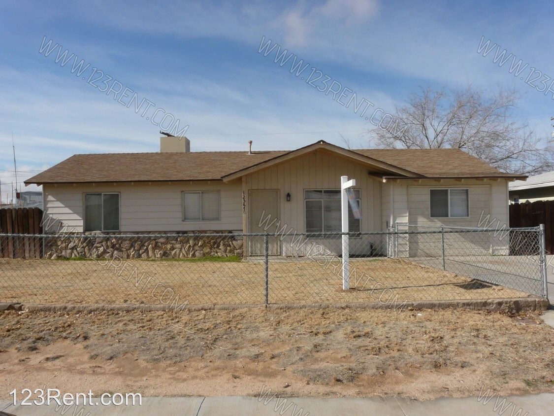 Foto principal - 3 br, 1.5 bath House - 12567 DAISY ST