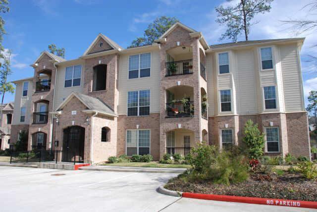 Front View. Note gated access entry to build - 6607 Lake Woodlands Dr