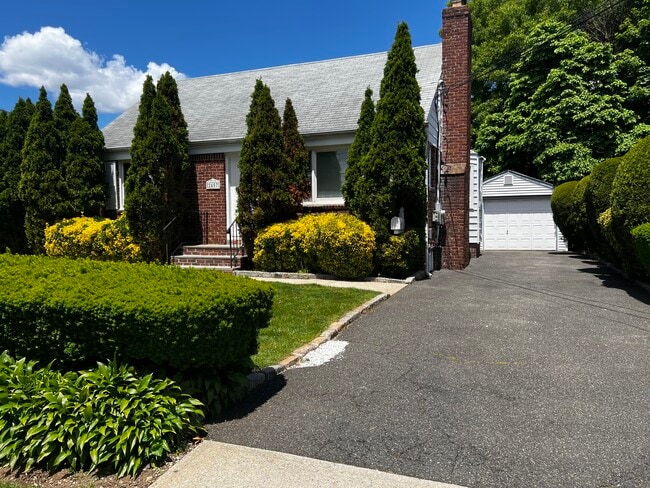 Ample Parking - 2457 4th Ave